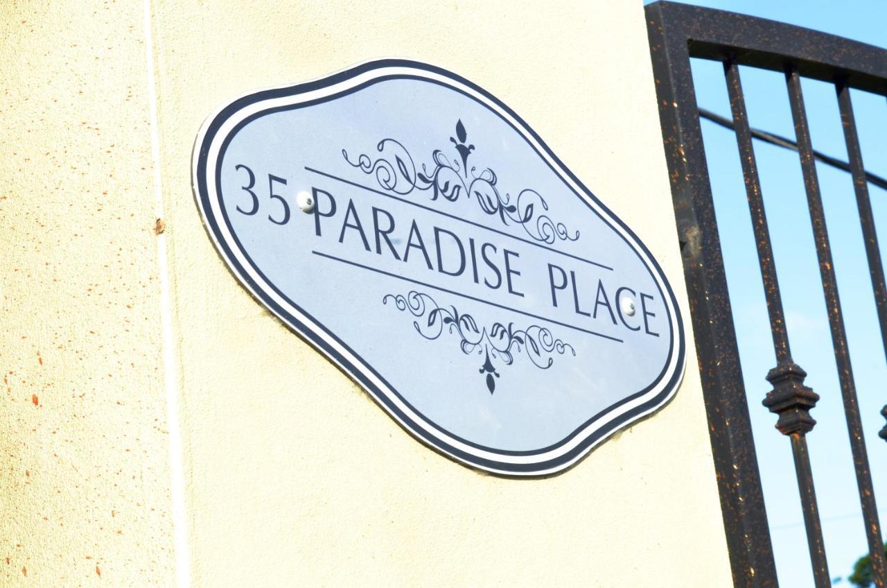 Paradise Place Apartments Mount Irvine Exterior photo